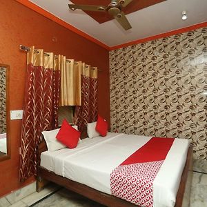 Oyo 18641 Hotel Rashmi